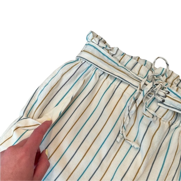 BCBGeneration Paper Bag White Shorts with Colorful Stripes Size Medium - Picture 5 of 5